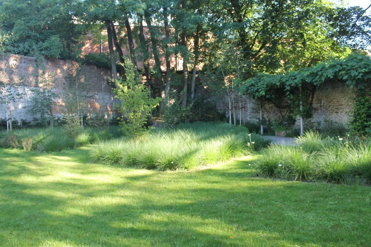 Canopee Guesthouse Ixelles ภายนอก รูปภาพ