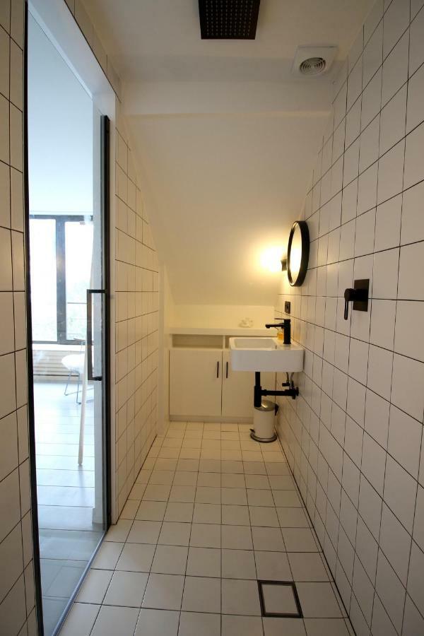 Canopee Guesthouse Ixelles ภายนอก รูปภาพ